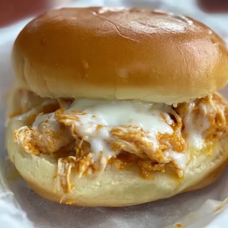 Easy Crockpot Shredded Buffalo Chicken Sandwiches Recipe